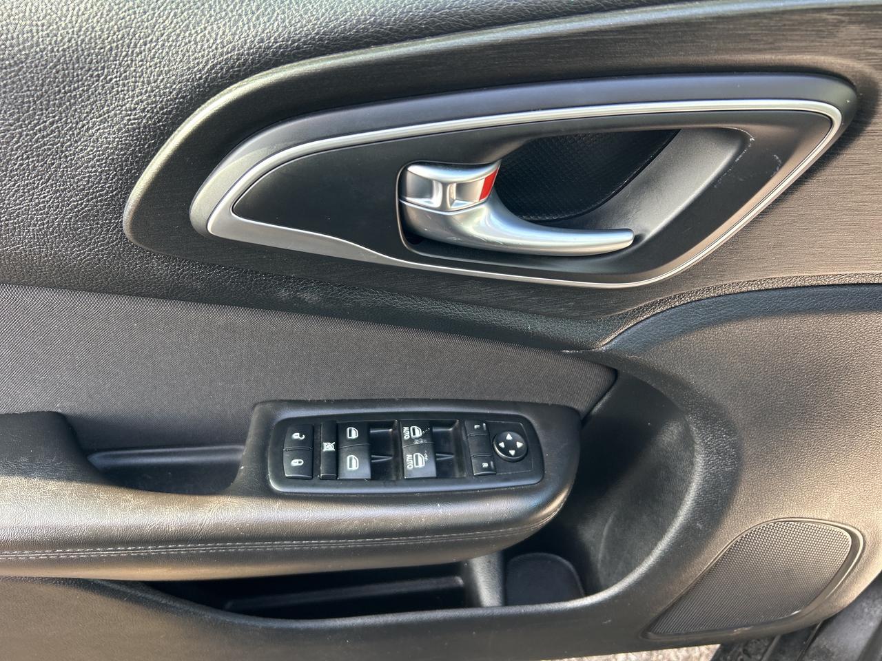 2015 Chrysler 200 *Certified!* w/Remote Start, Heated Seats/Steering Photo
