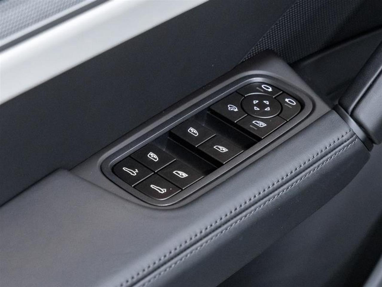 2026 Porsche Cayenne  Photo