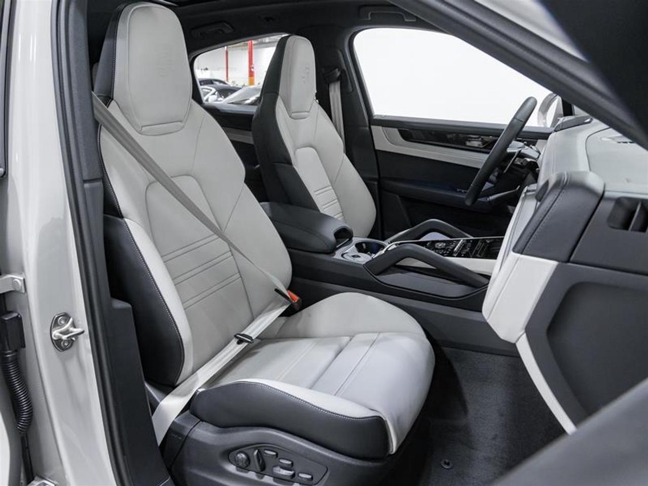 2026 Porsche Cayenne  Photo