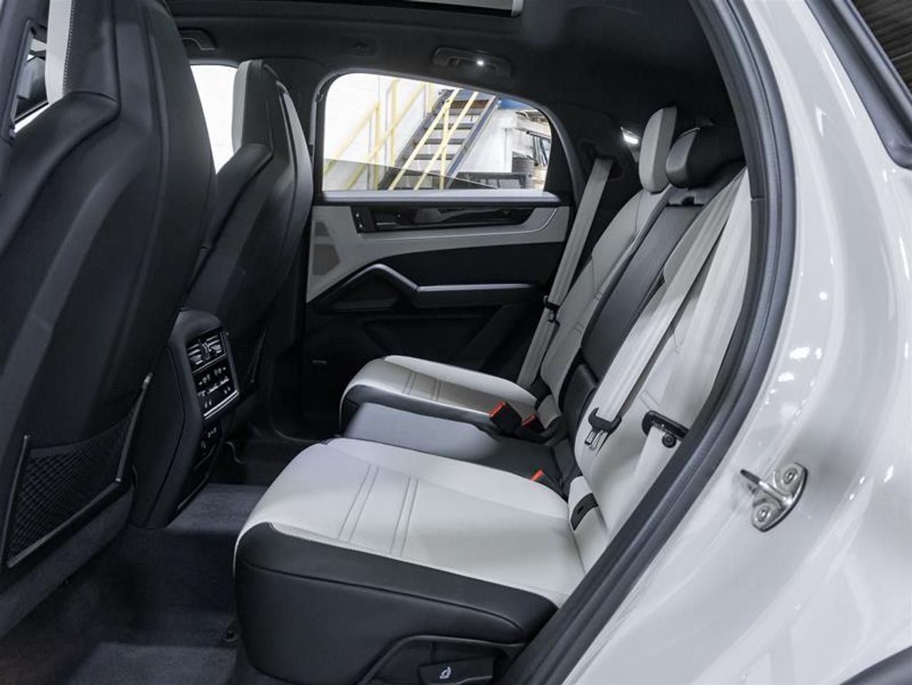 2026 Porsche Cayenne  Photo