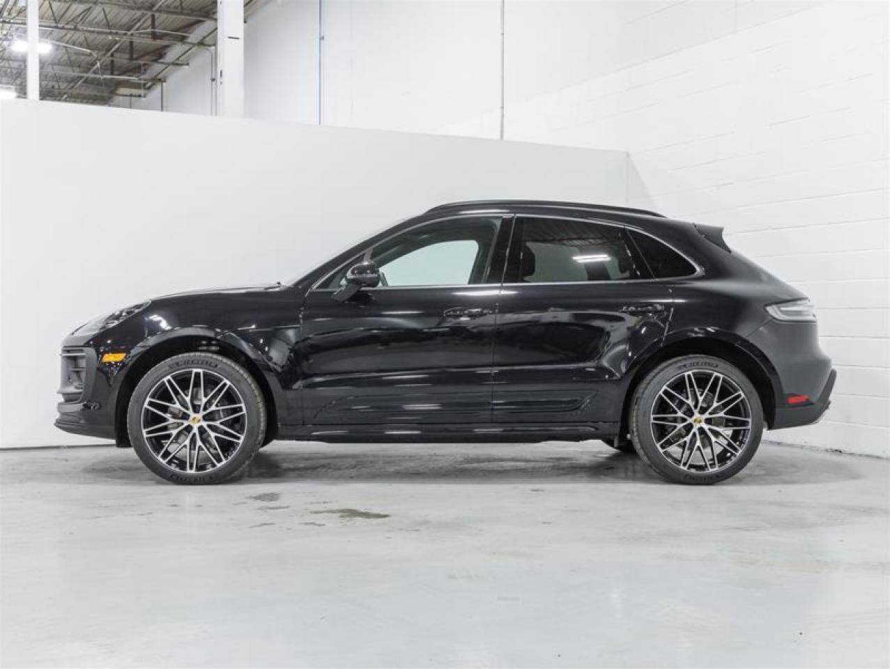 2026 Porsche Macan  Photo3