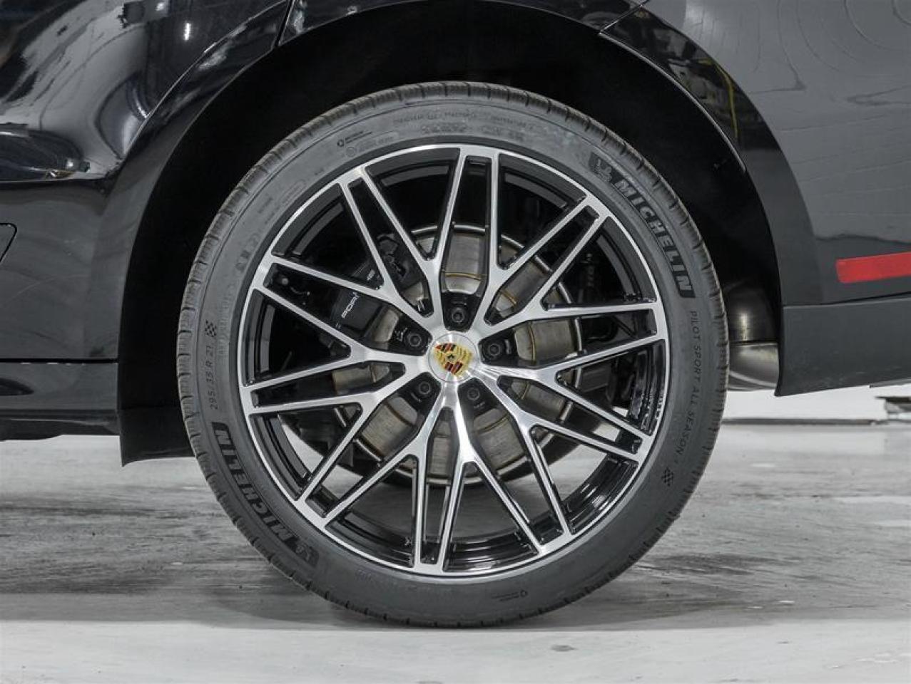 2026 Porsche Macan  Photo