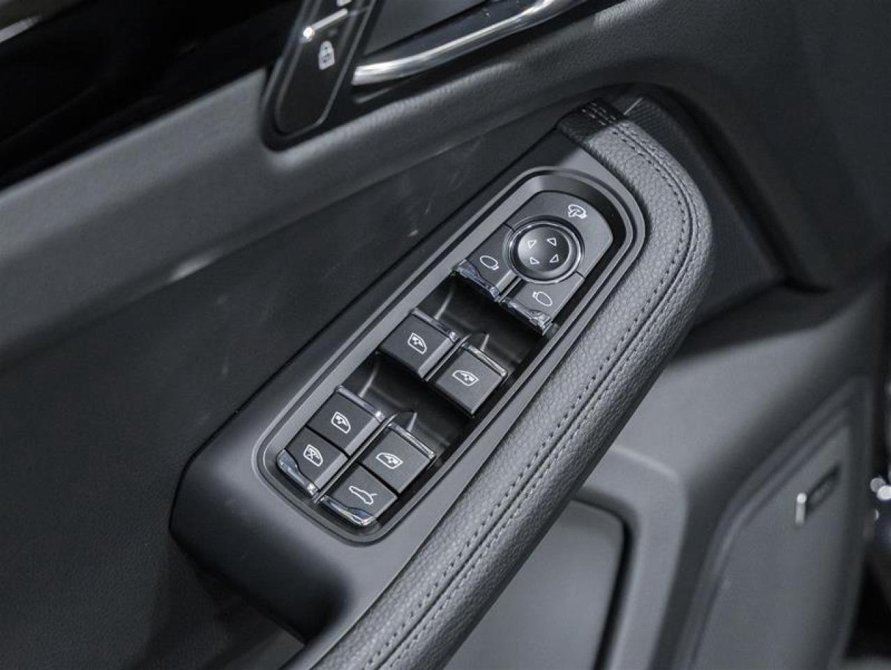 2026 Porsche Macan  Photo