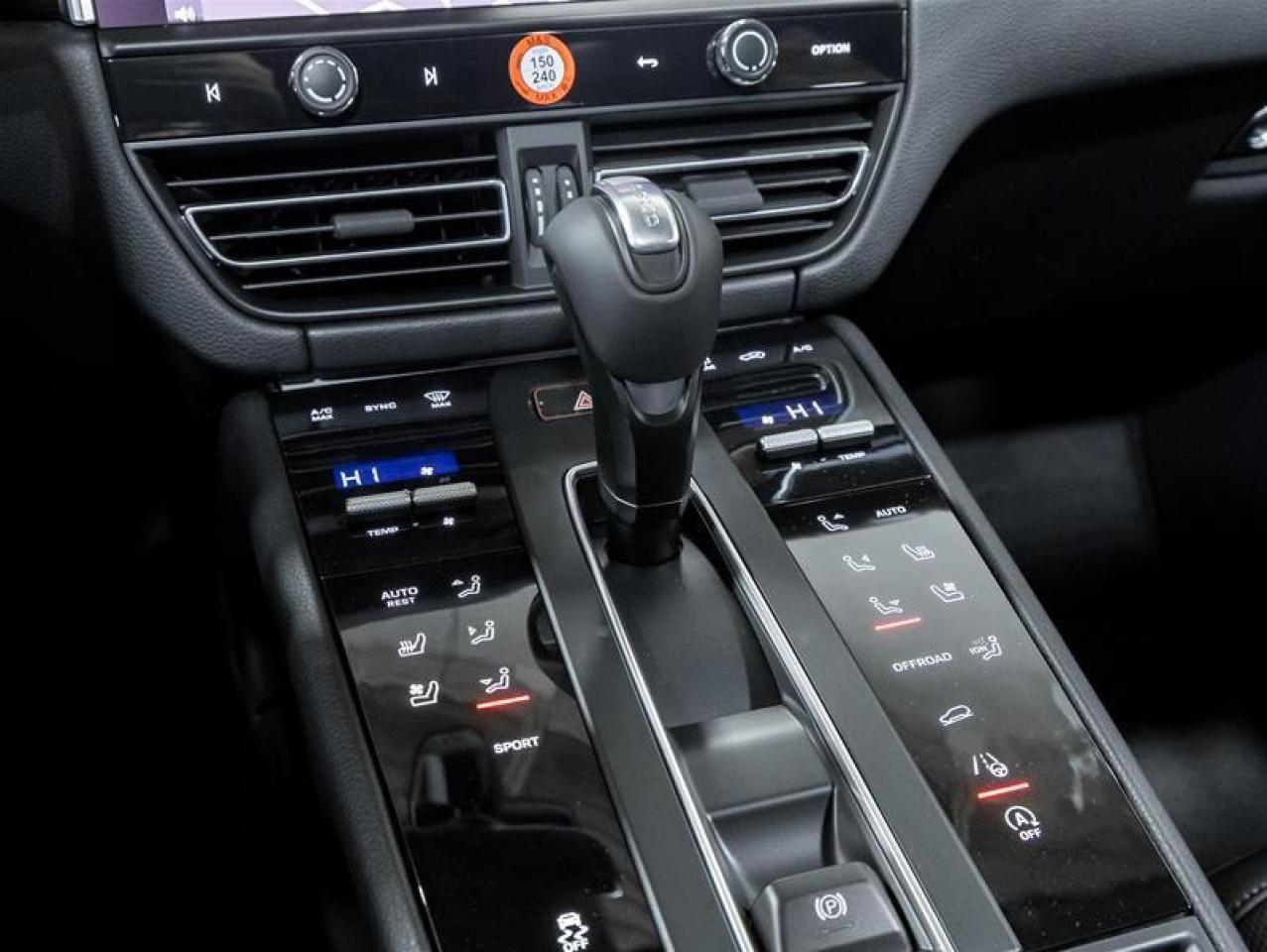 2026 Porsche Macan  Photo