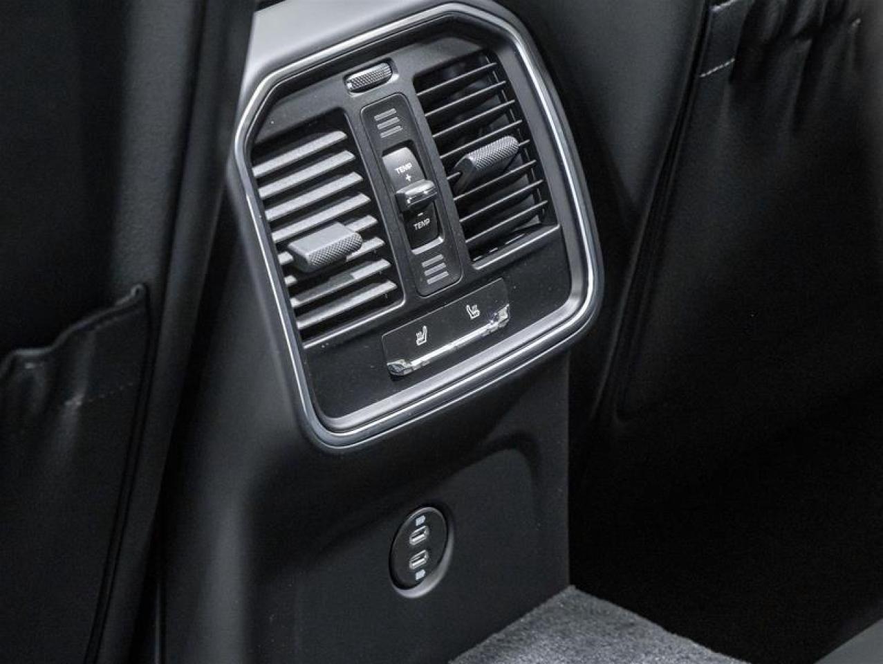 2026 Porsche Macan  Photo