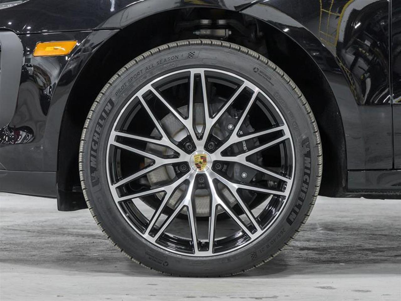 2026 Porsche Macan  Photo