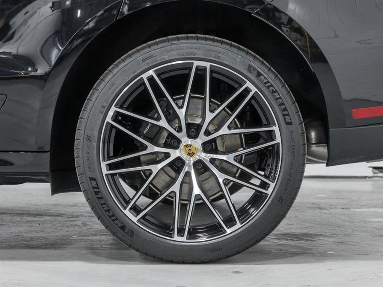 2026 Porsche Macan  Photo