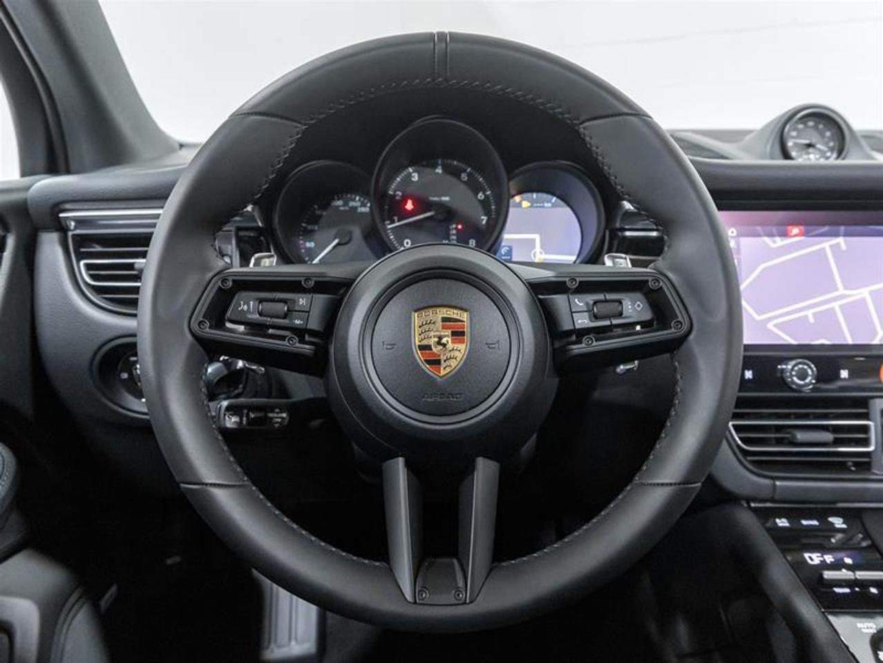 2026 Porsche Macan  Photo