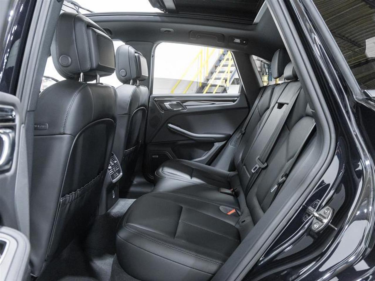 2026 Porsche Macan  Photo