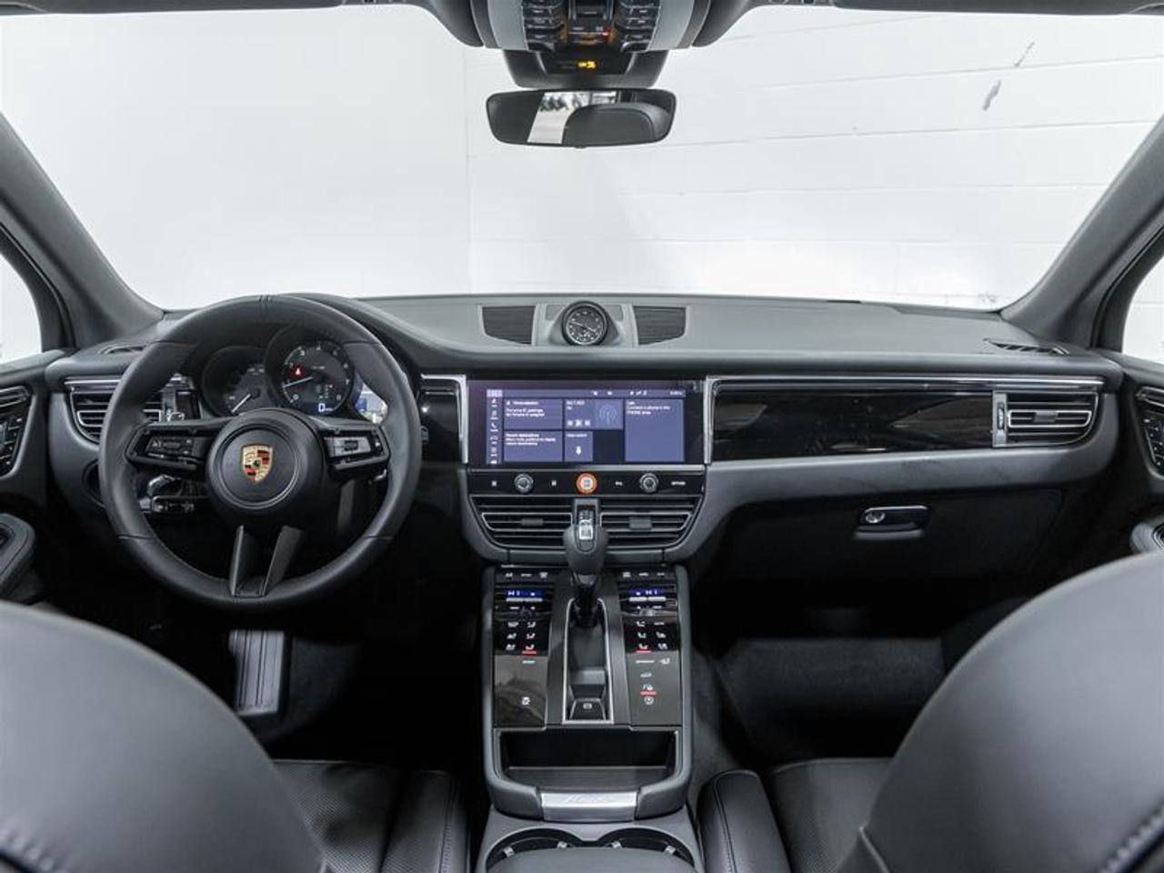2026 Porsche Macan  Photo
