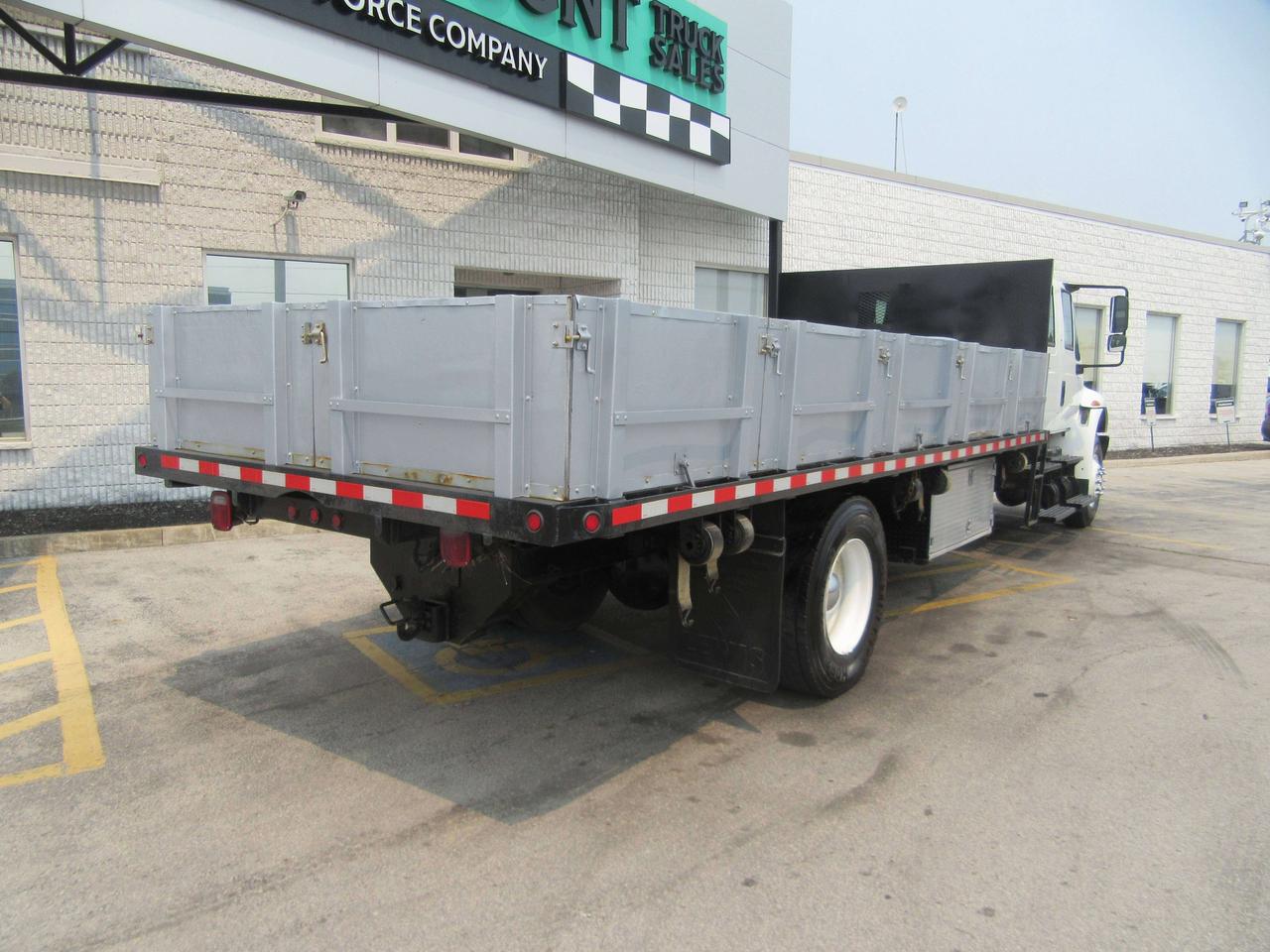 2017 International 4300 CREW CAB DUMPING FLAT DECK Photo