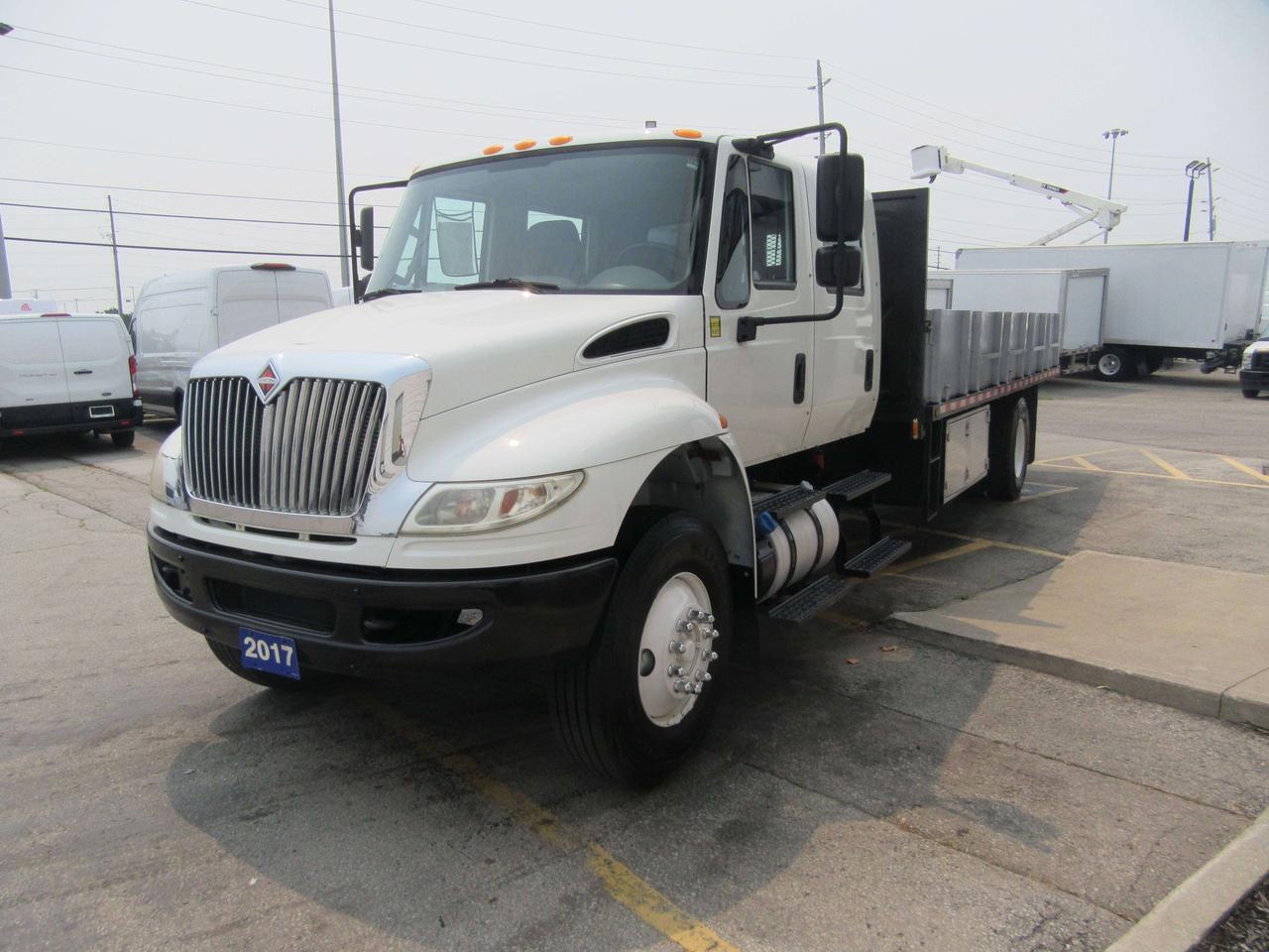 2017 International 4300 CREW CAB DUMPING FLAT DECK Photo