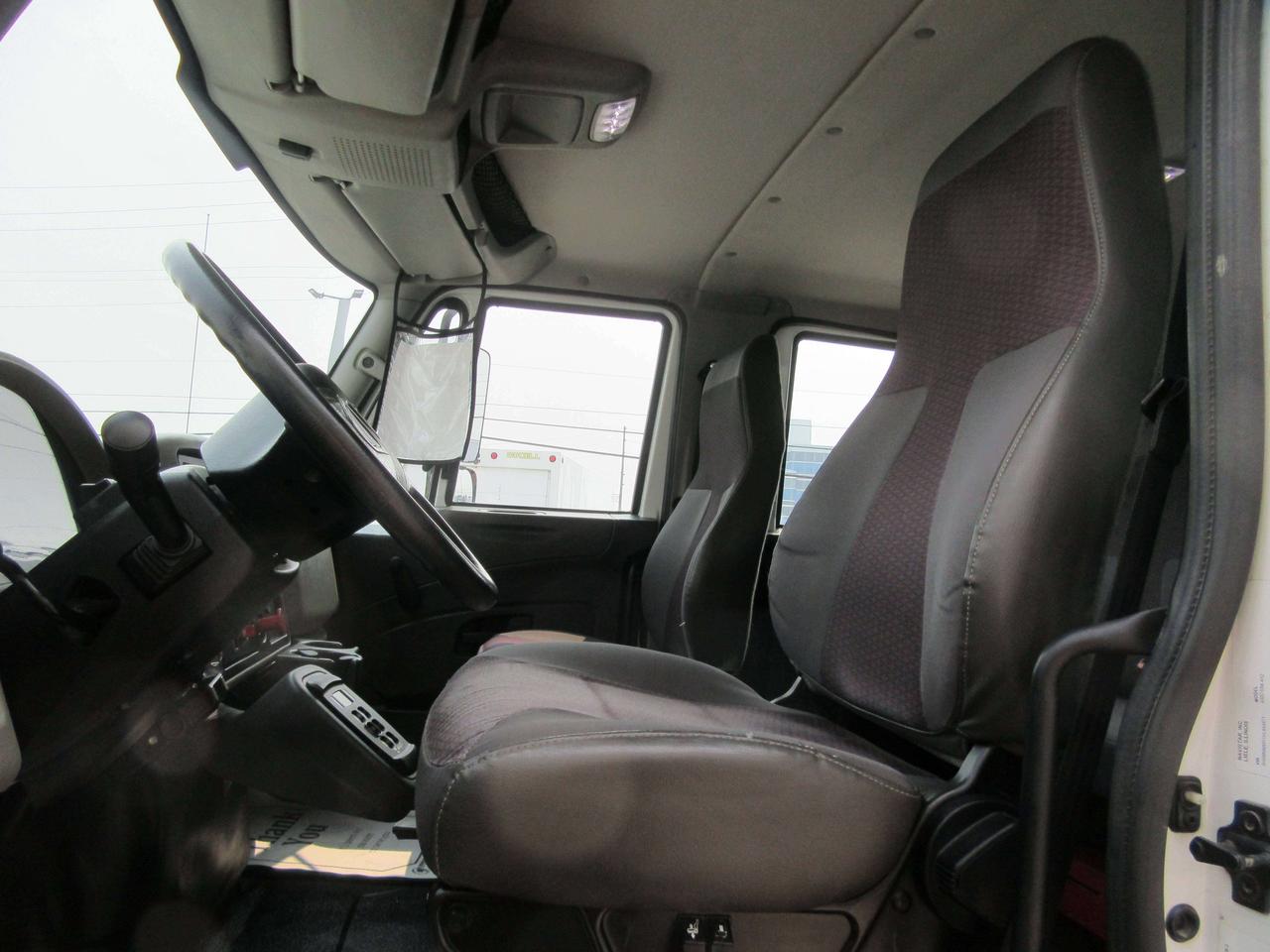 2017 International 4300 CREW CAB DUMPING FLAT DECK Photo