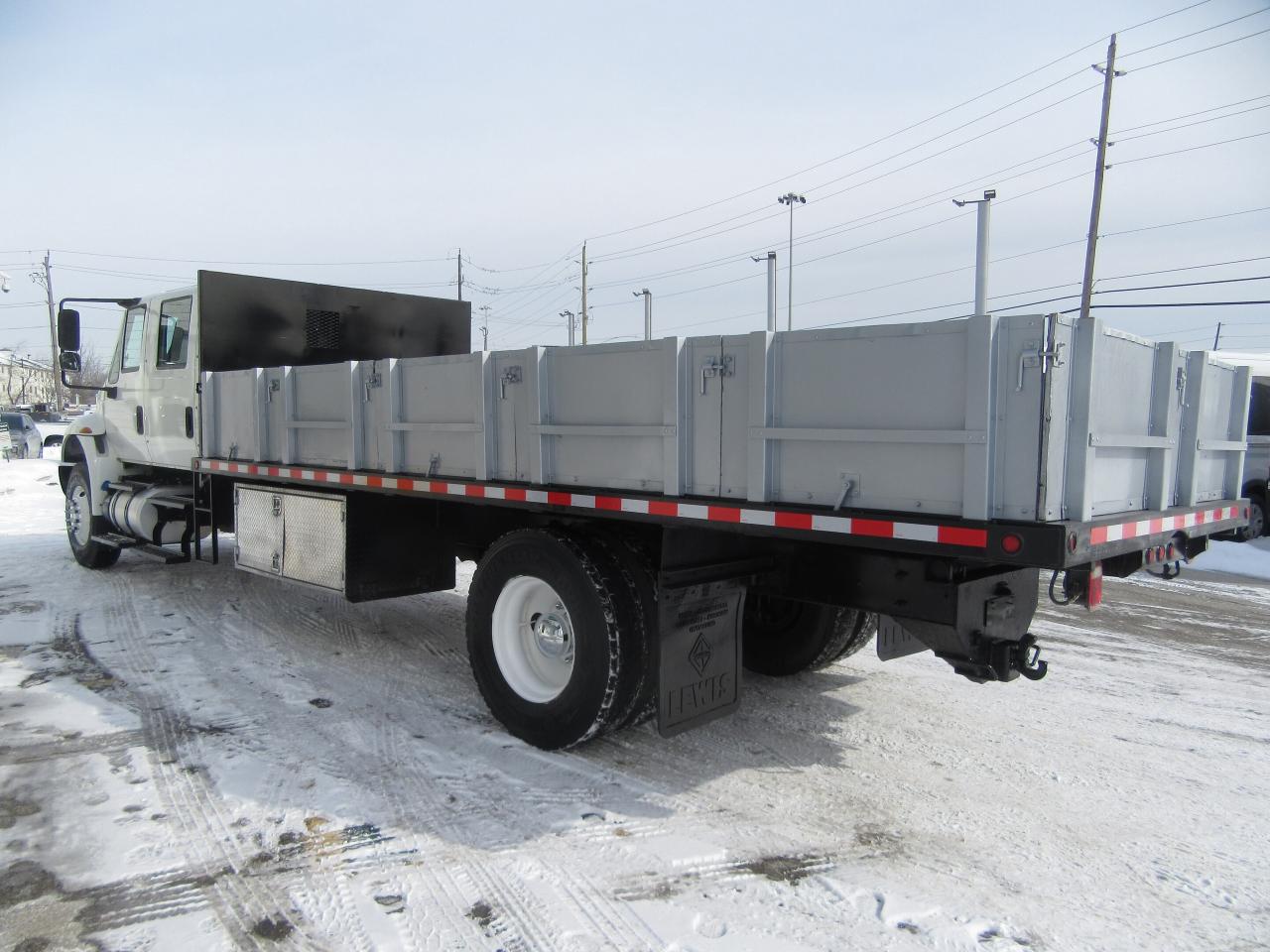 2017 International 4300 CREW CAB DUMPING FLAT DECK Photo