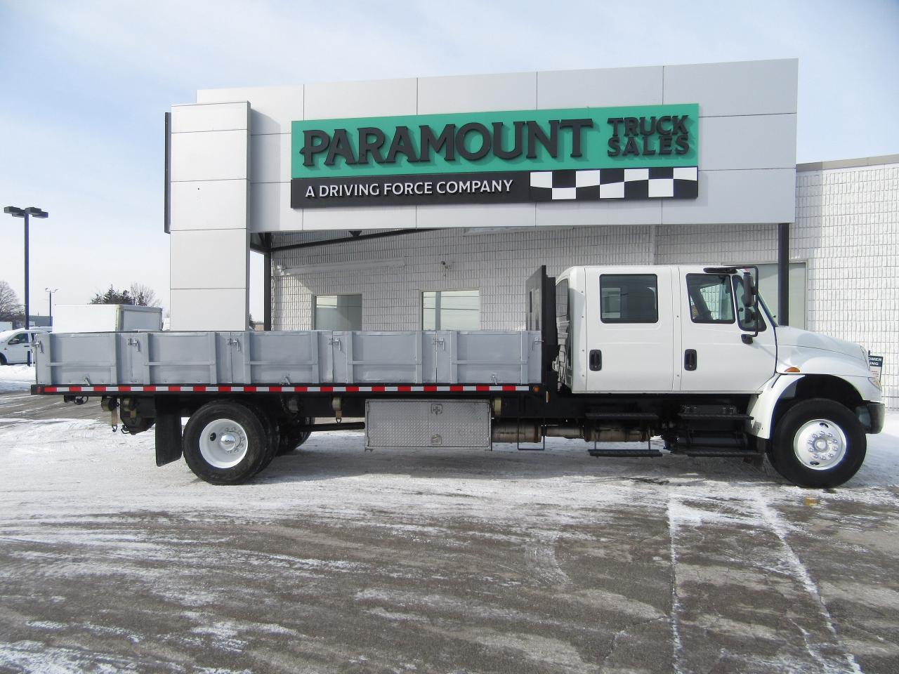 2017 International 4300 CREW CAB DUMPING FLAT DECK Photo