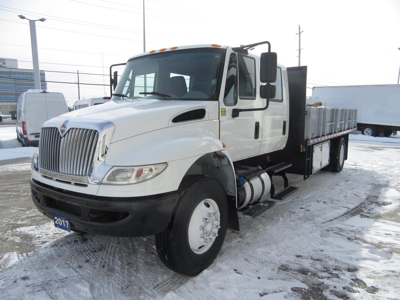 2017 International 4300 CREW CAB DUMPING FLAT DECK Photo