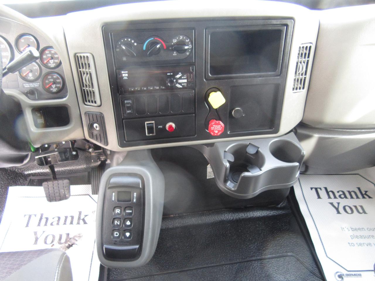 2017 International 4300 CREW CAB DUMPING FLAT DECK Photo