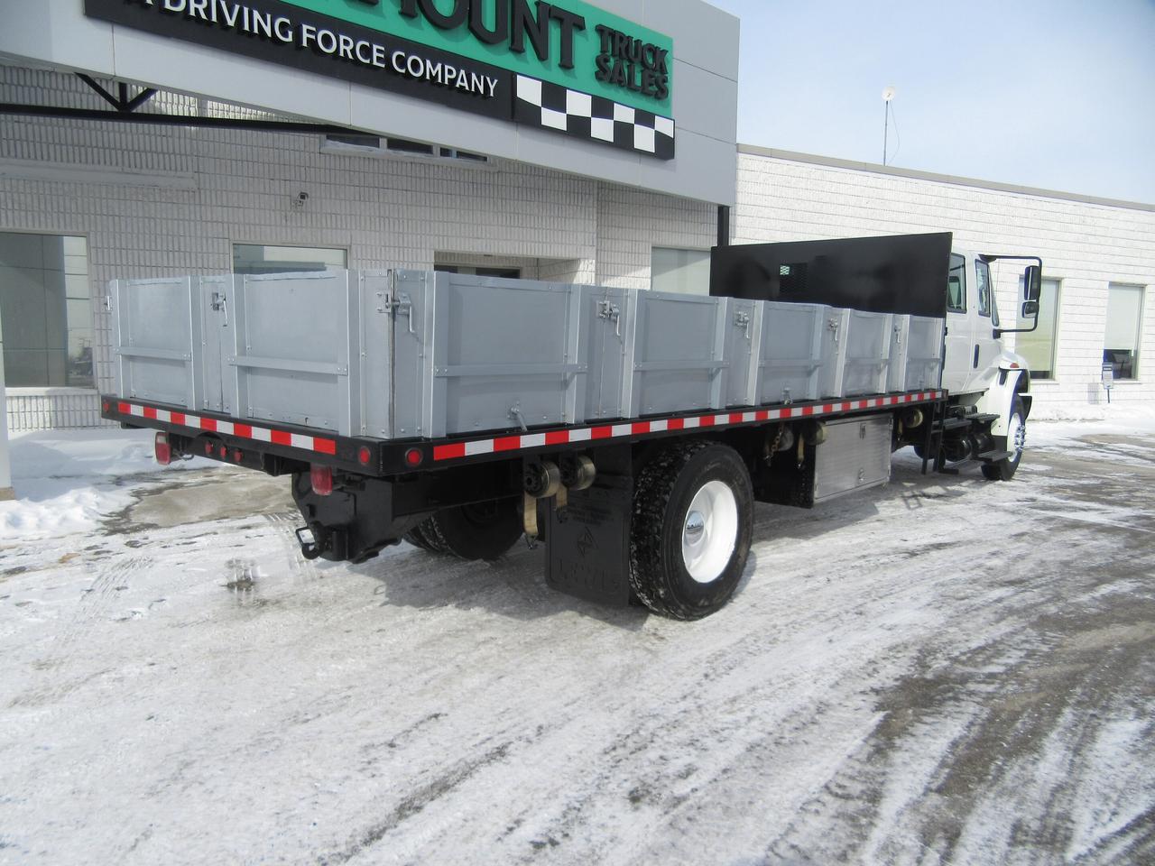 2017 International 4300 CREW CAB DUMPING FLAT DECK Photo