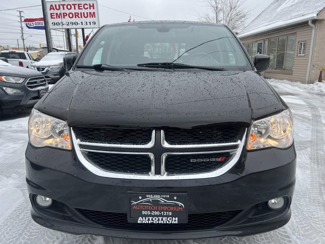 2019 Dodge Grand Caravan SXT Premium Plus   Leather   Power Sliding Doors Photo4