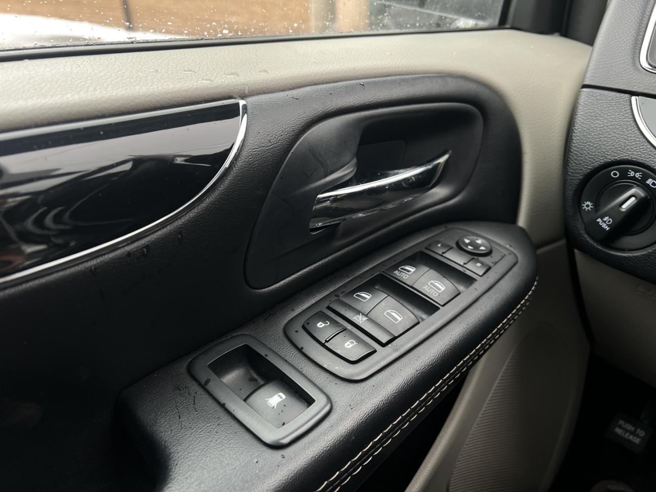 2019 Dodge Grand Caravan SXT Premium Plus   Leather   Power Sliding Doors Photo
