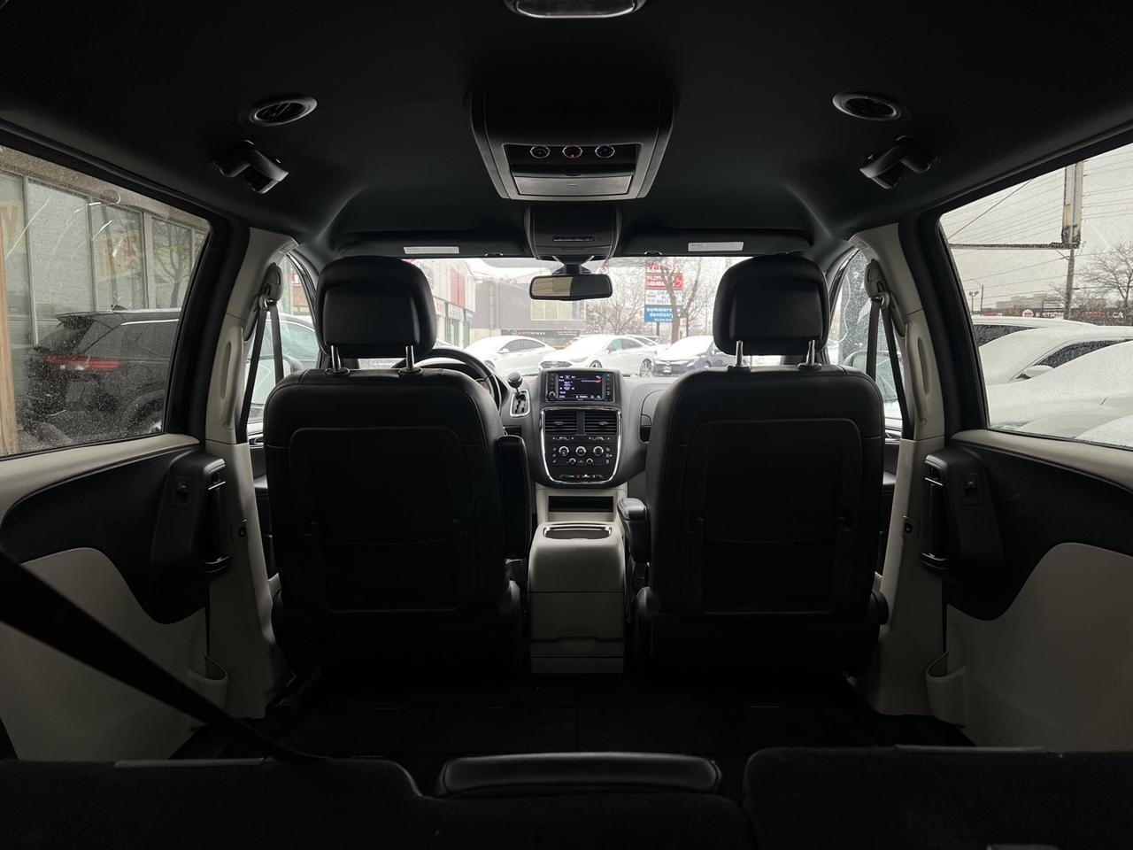 2019 Dodge Grand Caravan SXT Premium Plus   Leather   Power Sliding Doors Photo