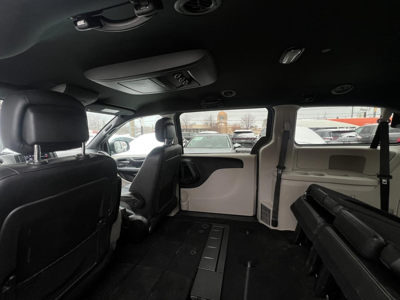 2019 Dodge Grand Caravan SXT Premium Plus   Leather   Power Sliding Doors Photo
