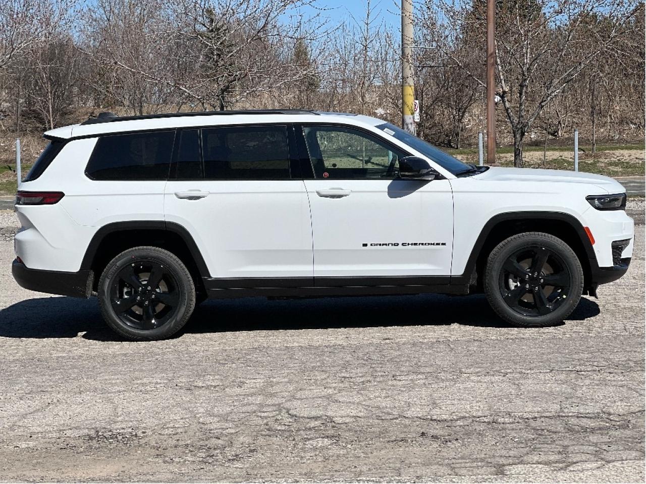 2025 Jeep Grand Cherokee L Limited w/Luxury Group, Sunroof, Black Appearance Photo
