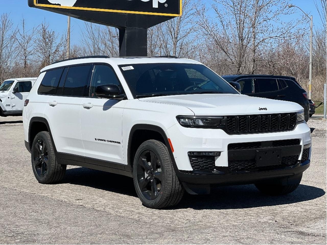 2025 Jeep Grand Cherokee L Limited w/Luxury Group, Sunroof, Black Appearance Photo