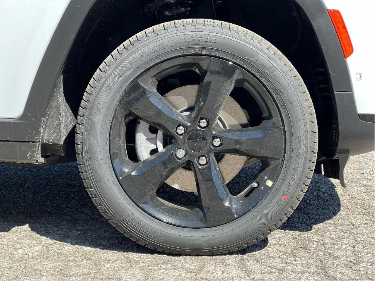 2025 Jeep Grand Cherokee L Limited w/Luxury Group, Sunroof, Black Appearance Photo