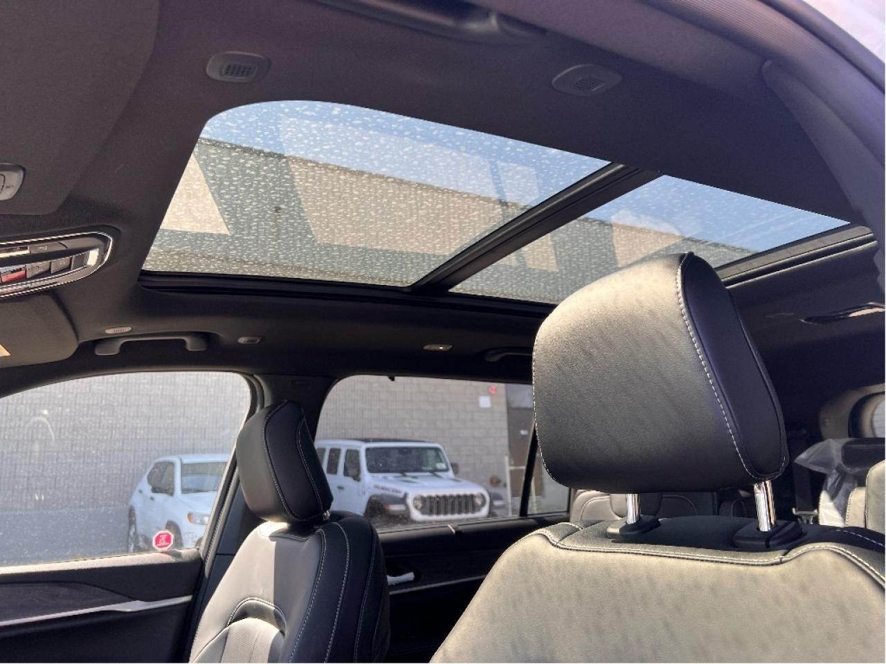 2025 Jeep Grand Cherokee L Limited w/Luxury Group, Sunroof, Black Appearance Photo