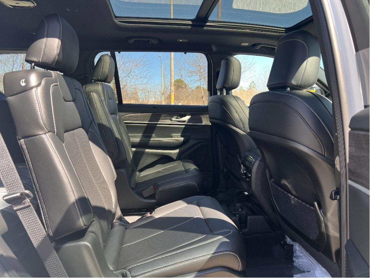 2025 Jeep Grand Cherokee L Limited w/Luxury Group, Sunroof, Black Appearance Photo