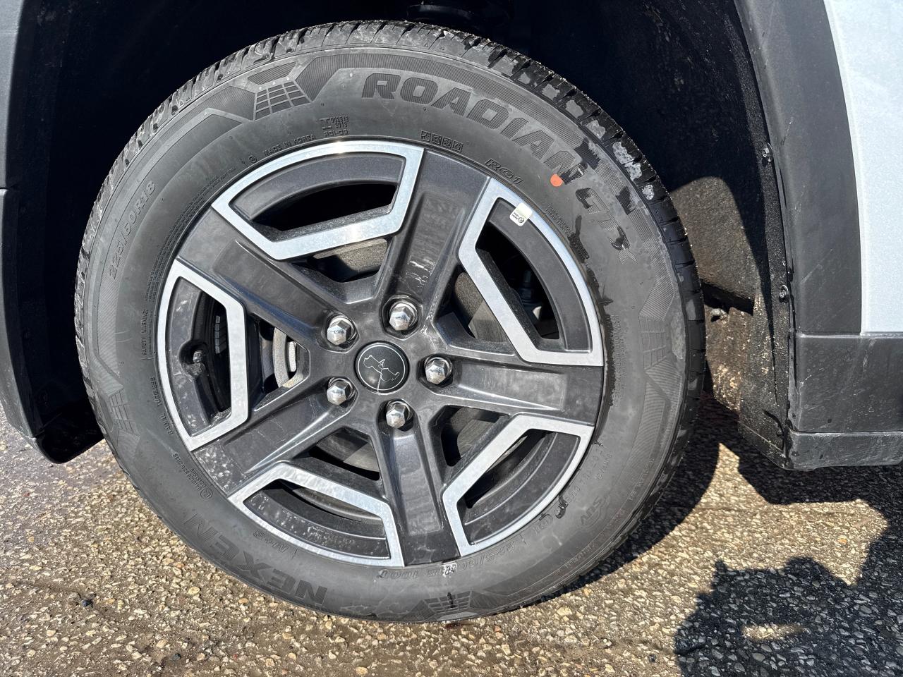 2026 Jeep Cherokee Laredo/Limited 4dr 4x4 Photo