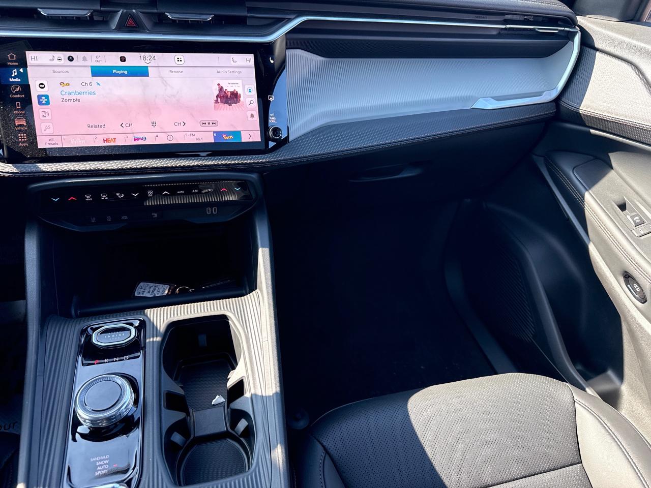 2026 Jeep Cherokee Laredo/Limited 4dr 4x4 Photo