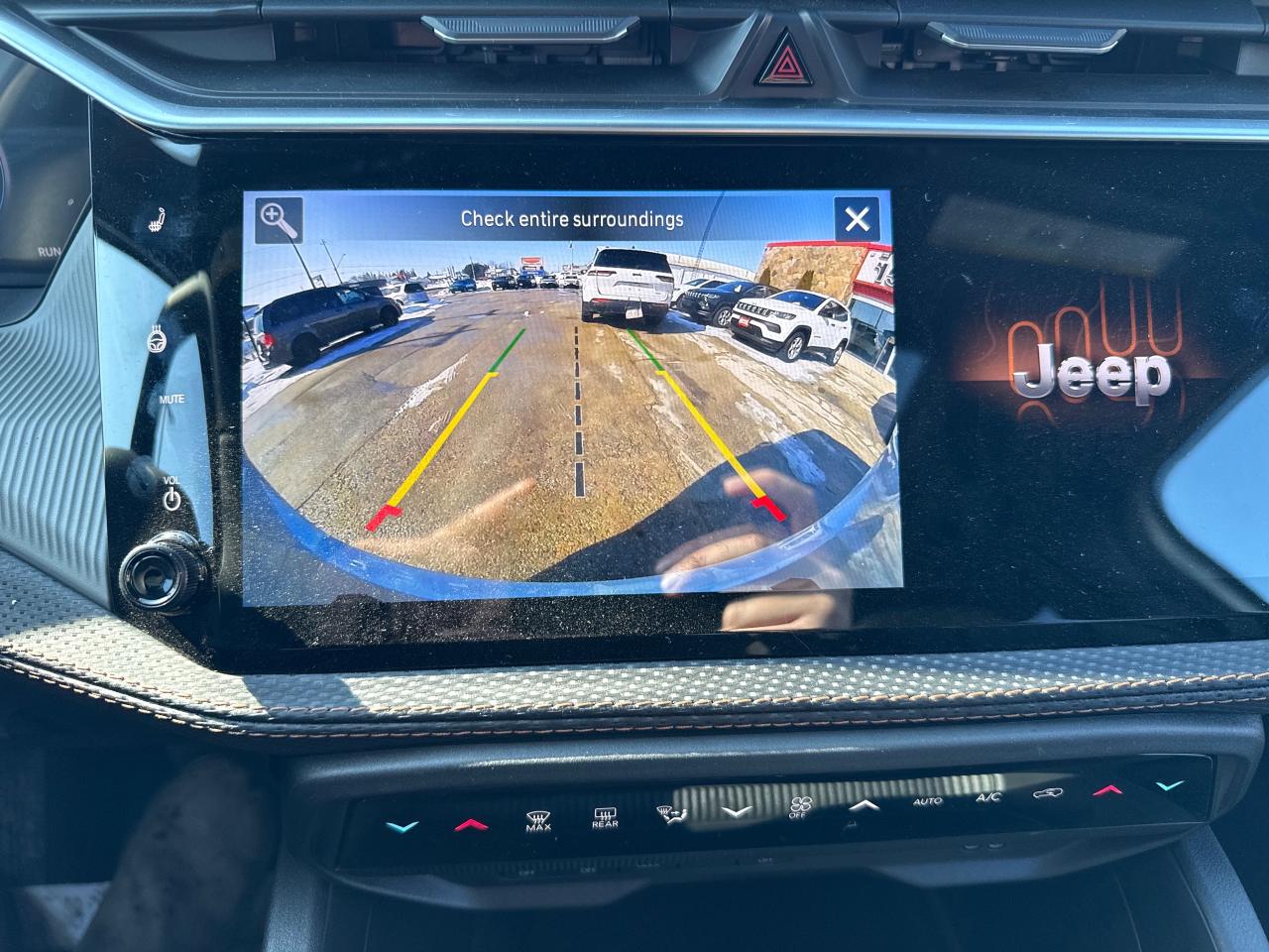 2026 Jeep Cherokee Laredo/Limited 4dr 4x4 Photo