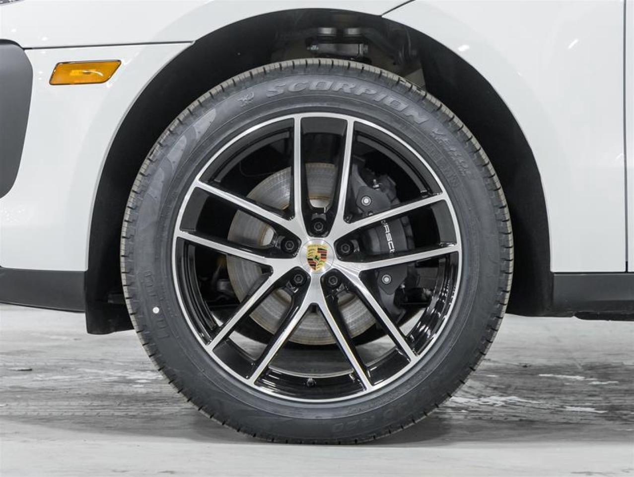 2026 Porsche Macan  Photo