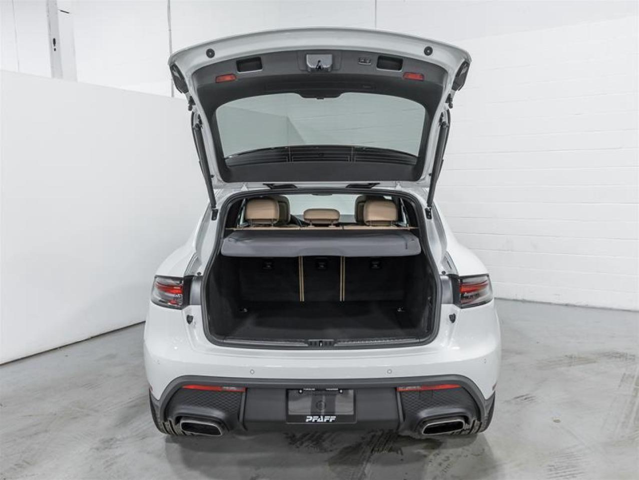 2026 Porsche Macan  Photo