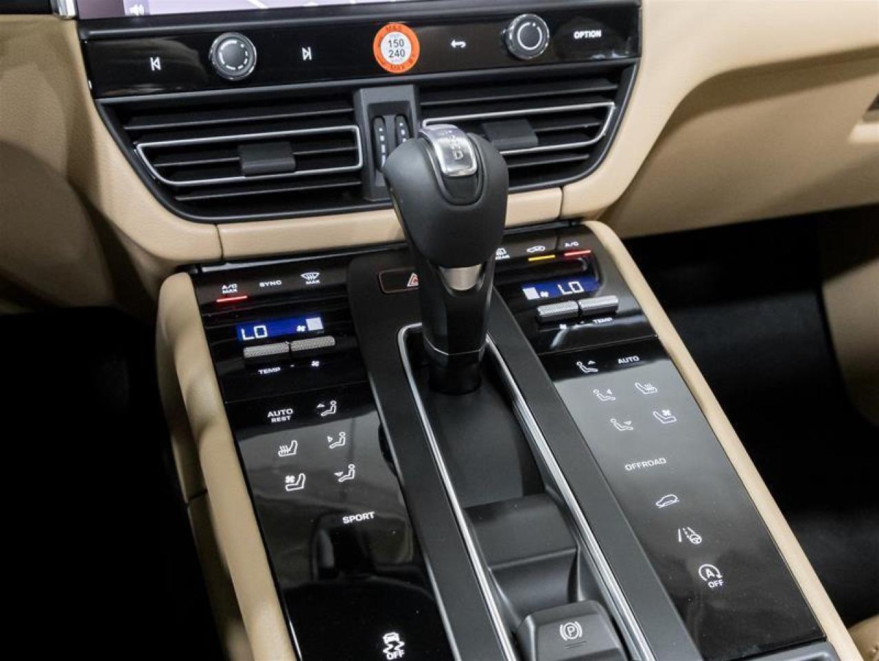 2026 Porsche Macan  Photo