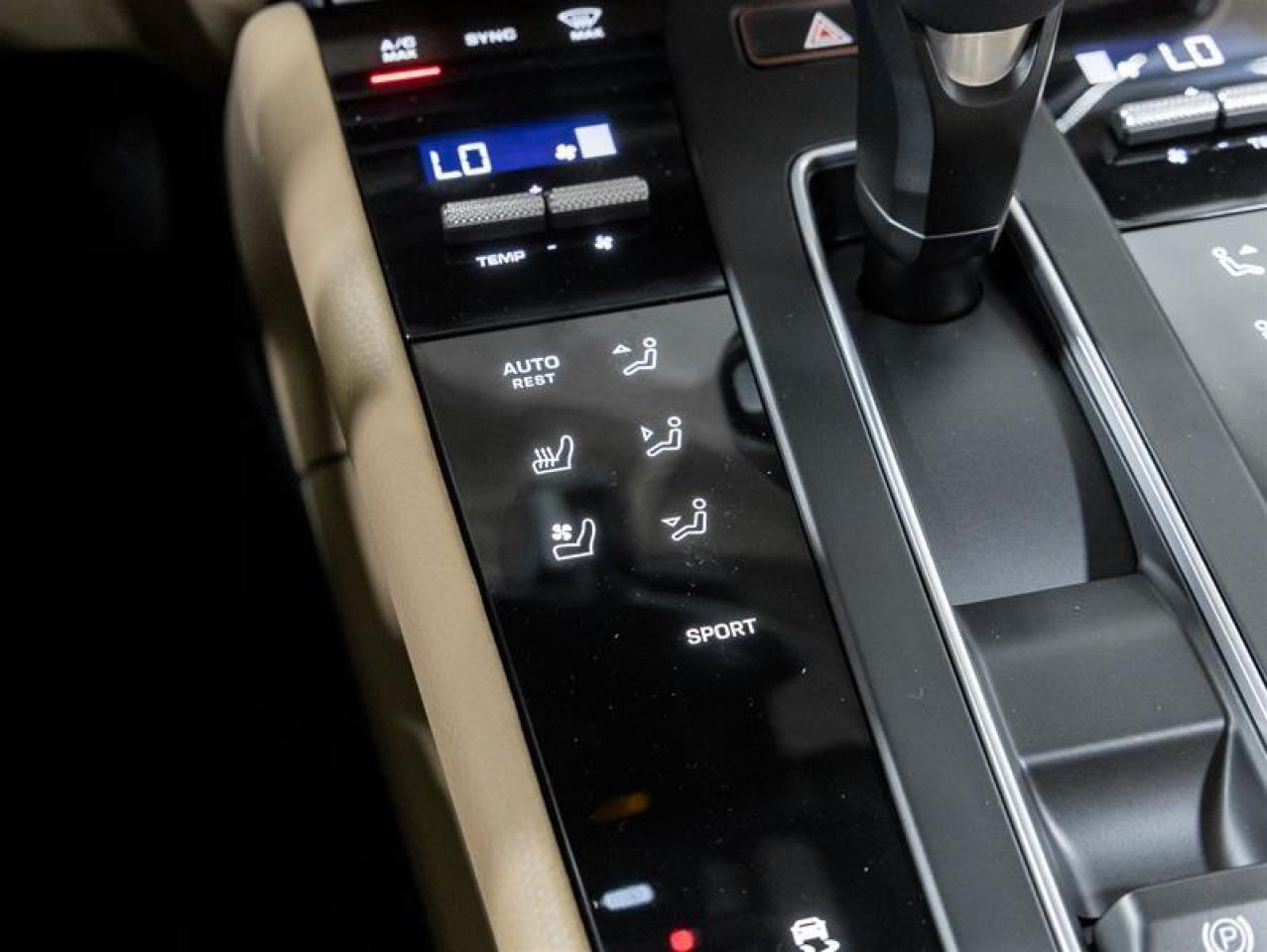 2026 Porsche Macan  Photo