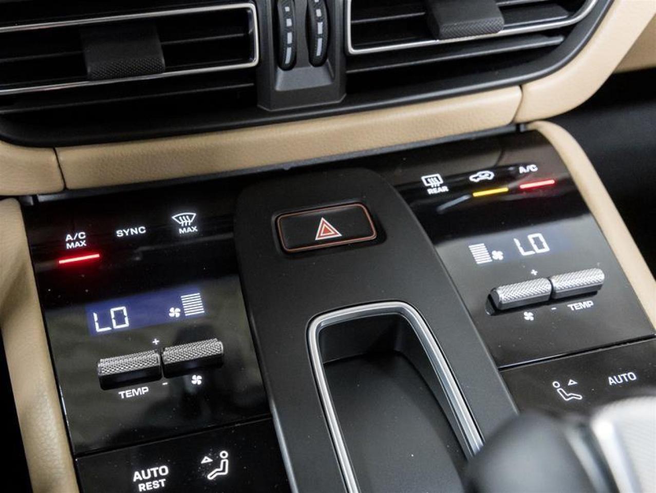 2026 Porsche Macan  Photo