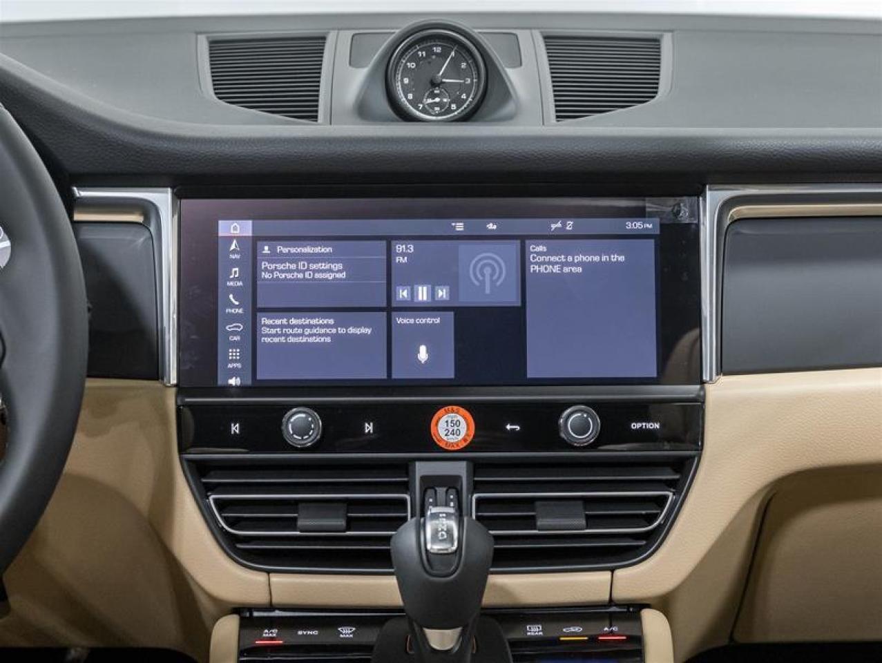 2026 Porsche Macan  Photo