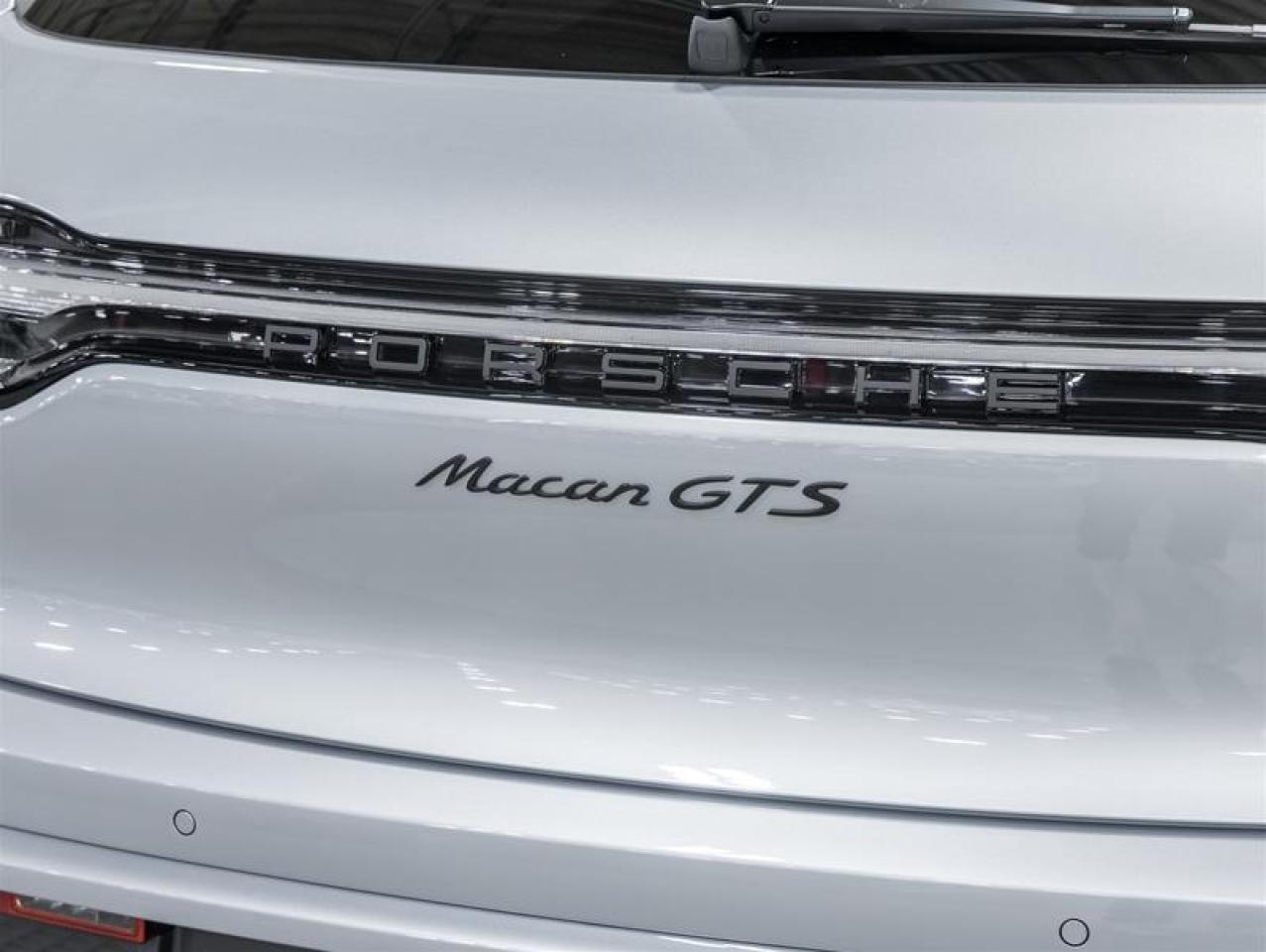 2026 Porsche Macan  Photo