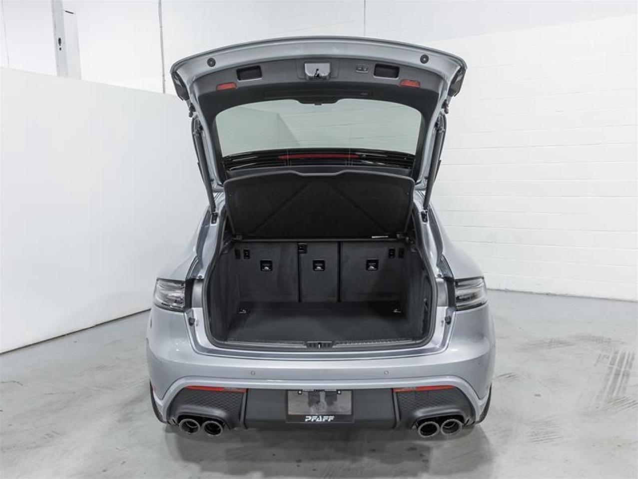 2026 Porsche Macan  Photo