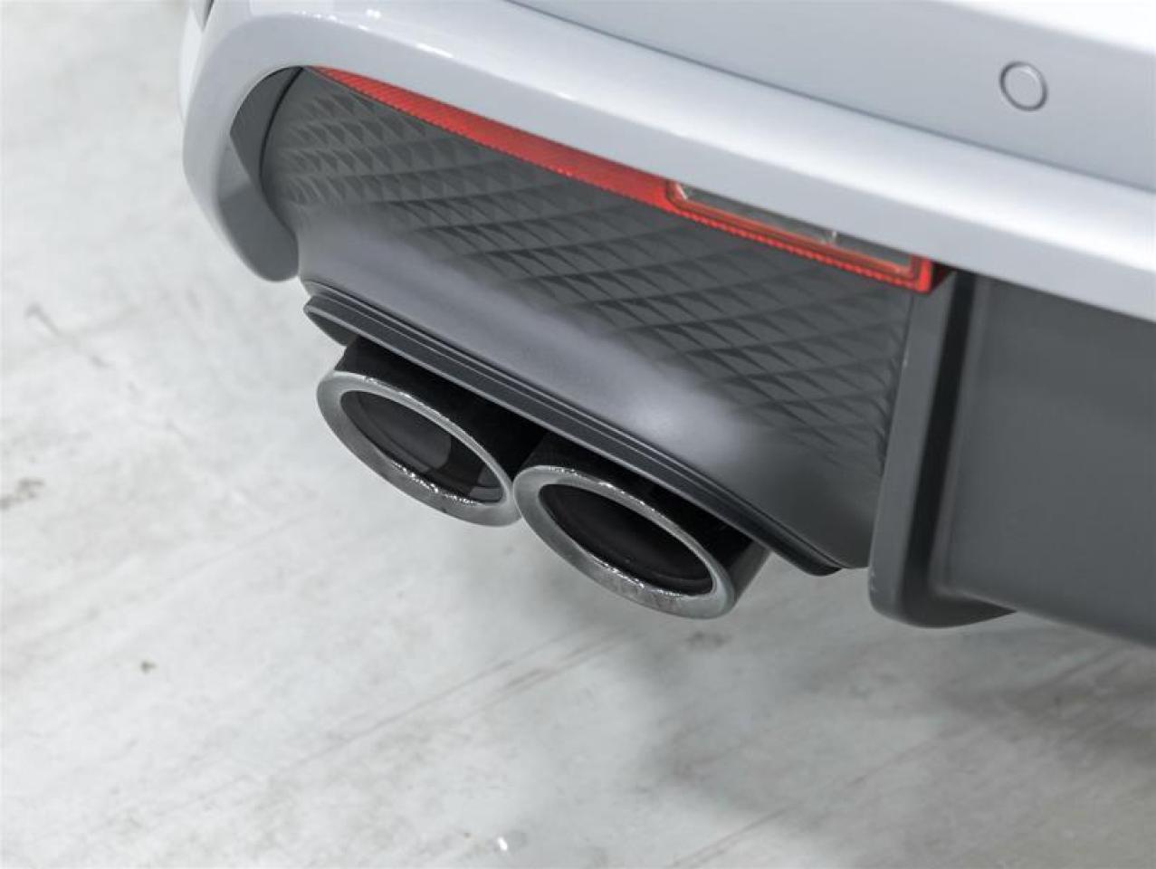 2026 Porsche Macan  Photo