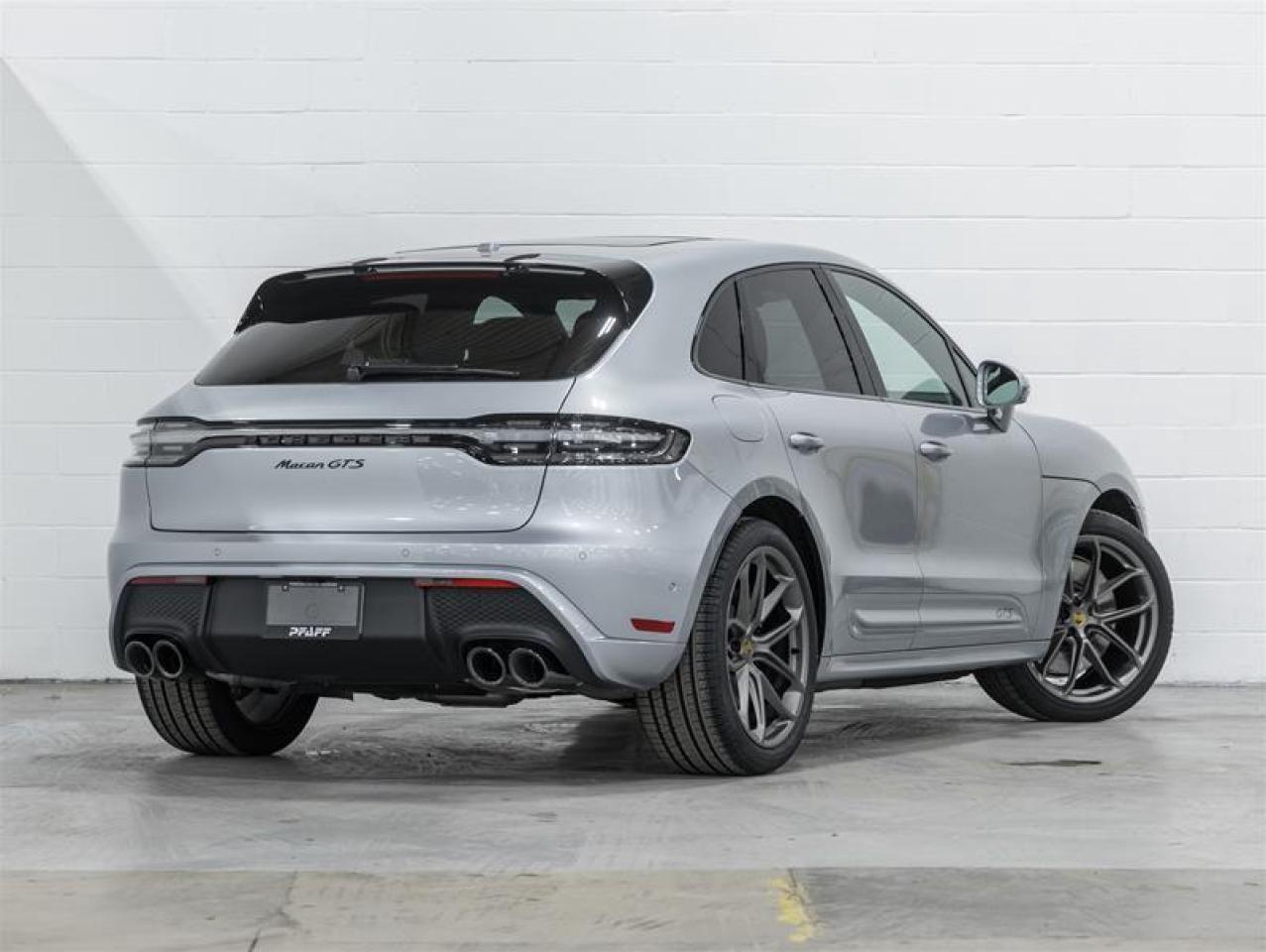 2026 Porsche Macan  Photo