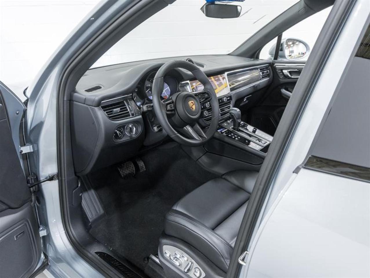 2026 Porsche Macan  Photo