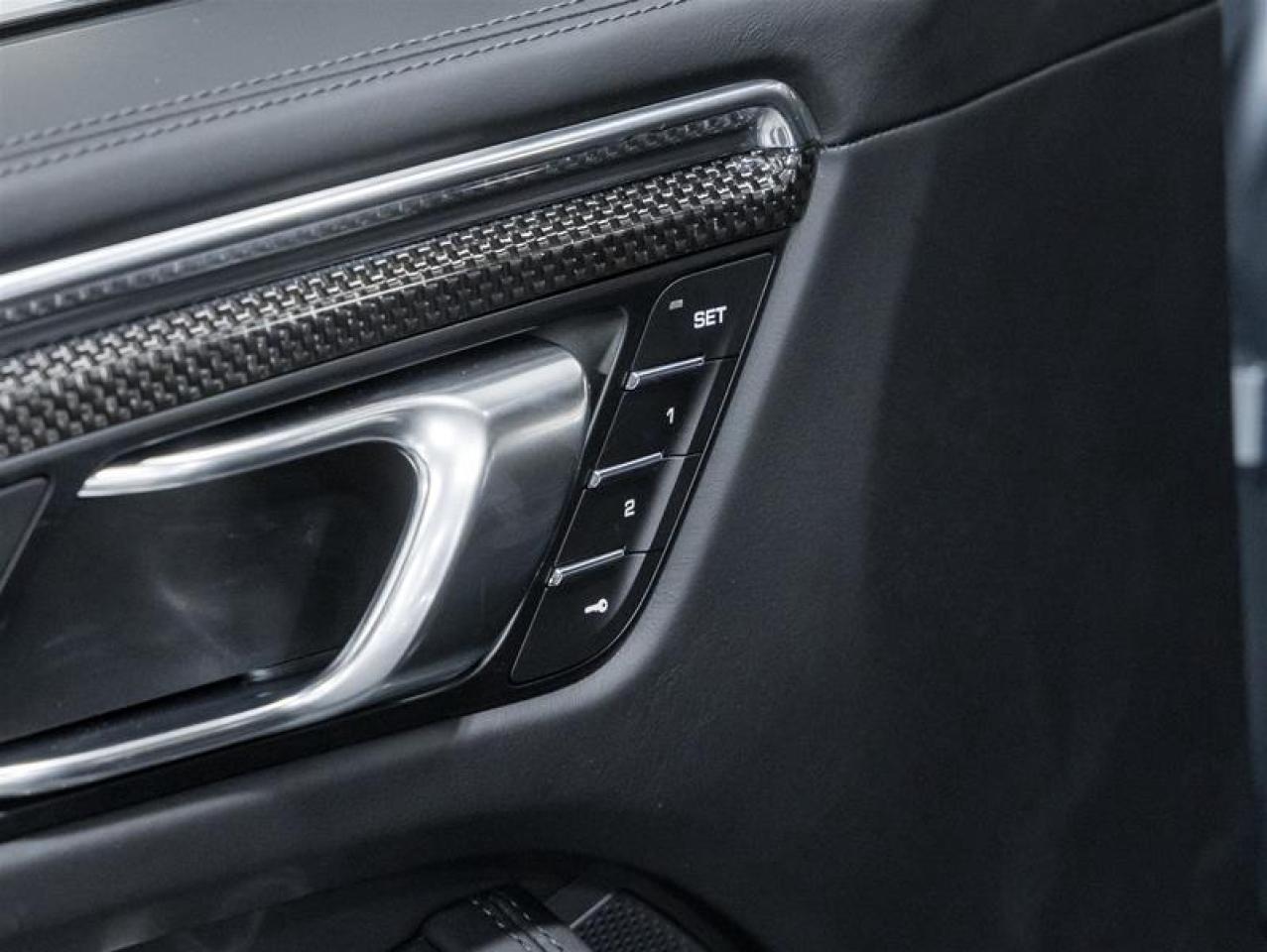 2026 Porsche Macan  Photo