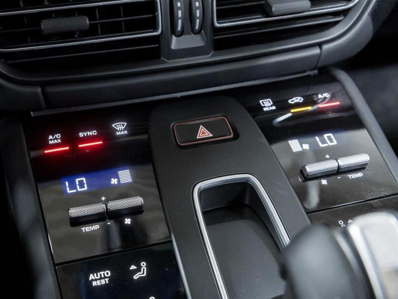 2026 Porsche Macan  Photo