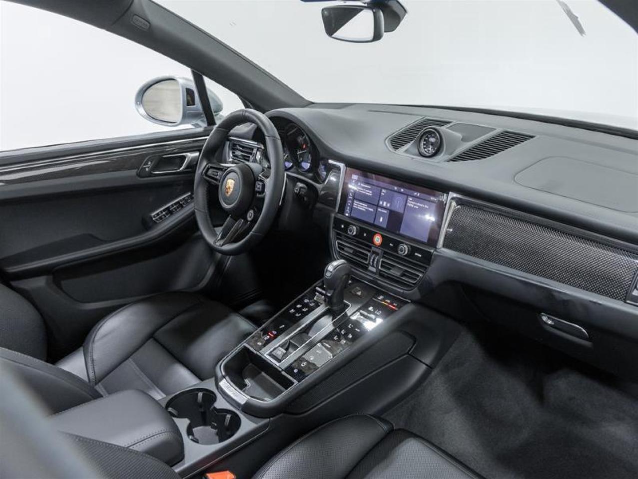 2026 Porsche Macan  Photo