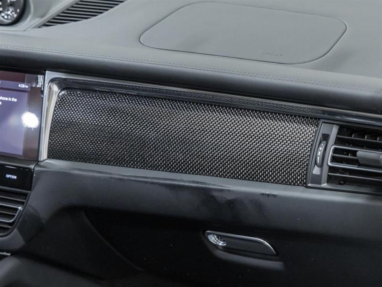 2026 Porsche Macan  Photo