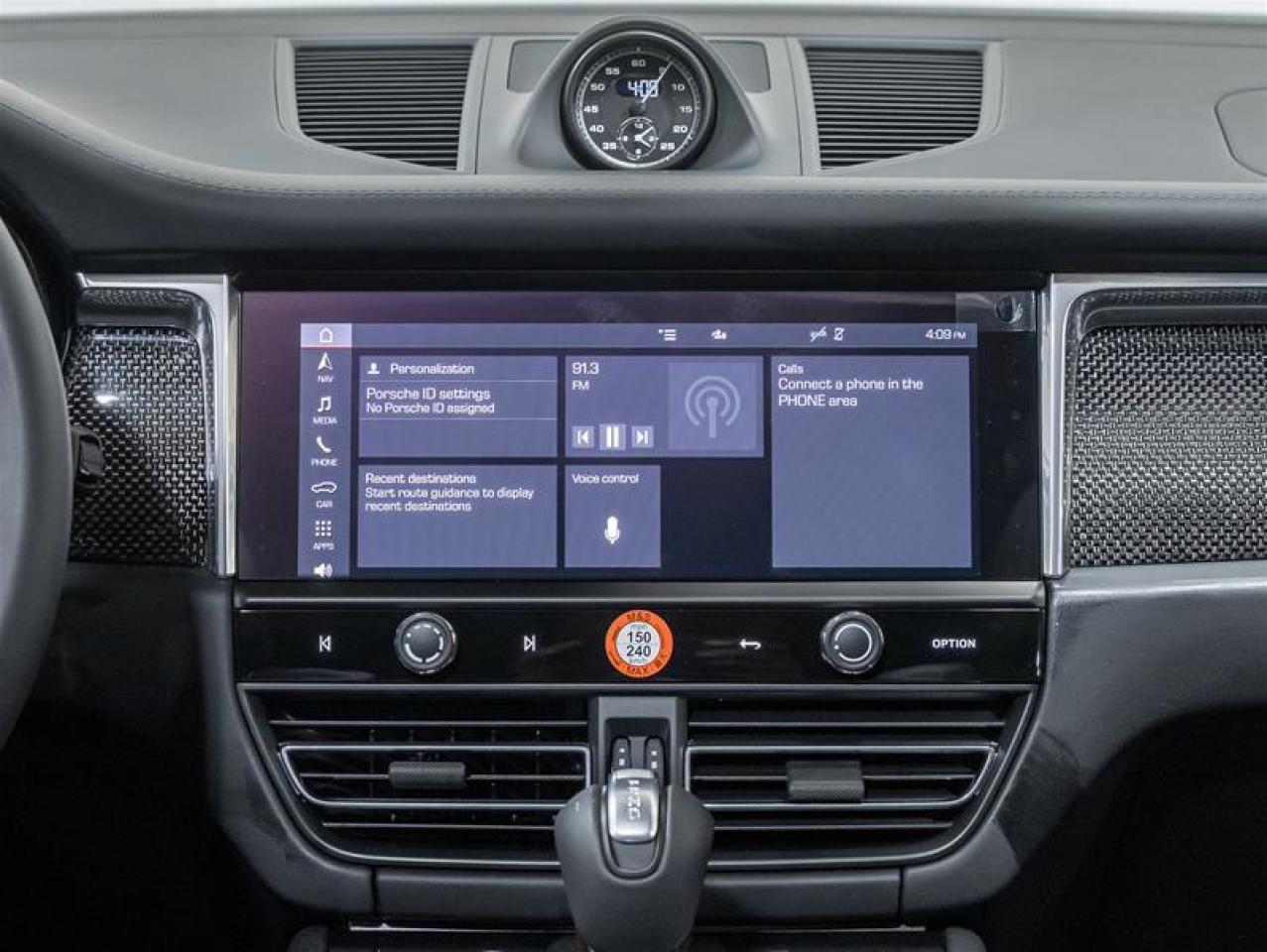 2026 Porsche Macan  Photo